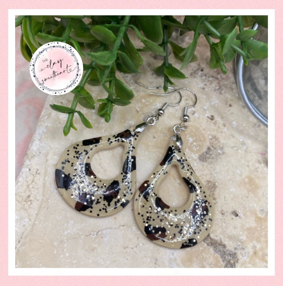 2610 Polymer clay leopard earrings